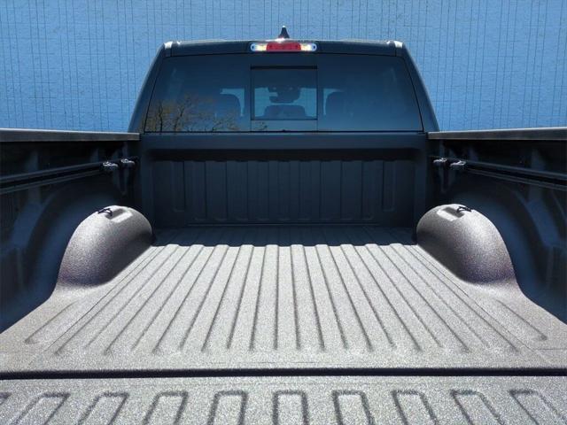 2025 Ram 1500 BIG HORN CREW CAB 4X4 5'7' BOX Racine WI