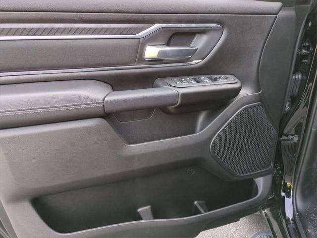 2025 Ram 1500 BIG HORN CREW CAB 4X4 5'7' BOX Racine WI