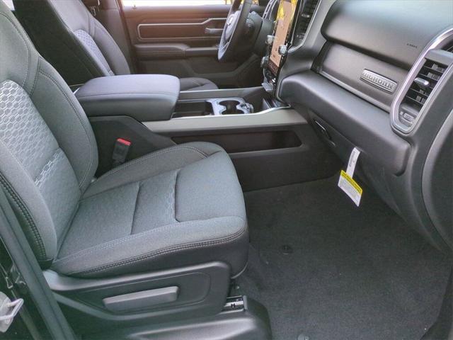 2025 Ram 1500 BIG HORN CREW CAB 4X4 5'7' BOX Racine WI