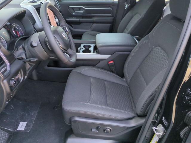 2025 Ram 1500 BIG HORN CREW CAB 4X4 5'7' BOX Racine WI