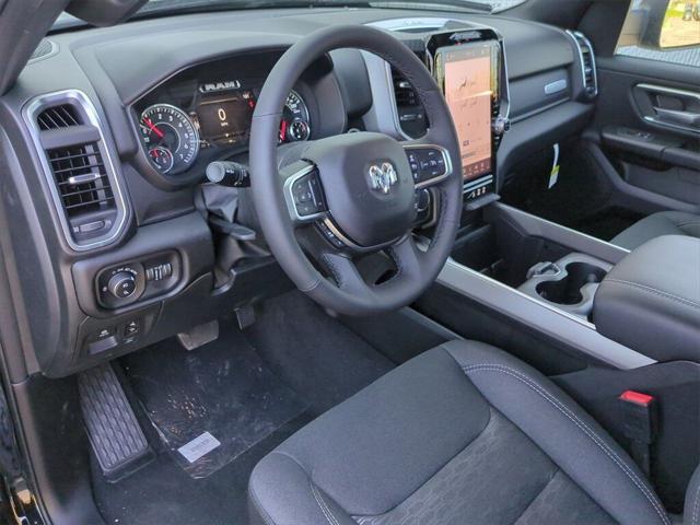 2025 Ram 1500 BIG HORN CREW CAB 4X4 5'7' BOX Racine WI