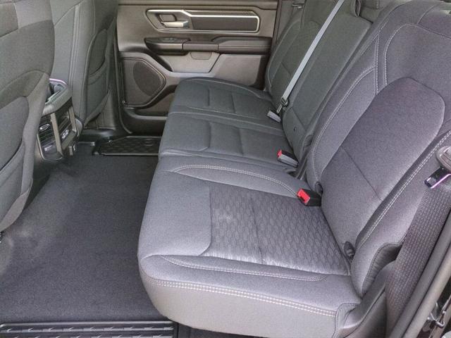 2025 Ram 1500 BIG HORN CREW CAB 4X4 5'7' BOX Racine WI