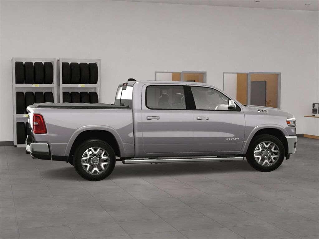 2025 Ram 1500 LARAMIE CREW CAB 4X4 5'7' BOX Kenosha WI