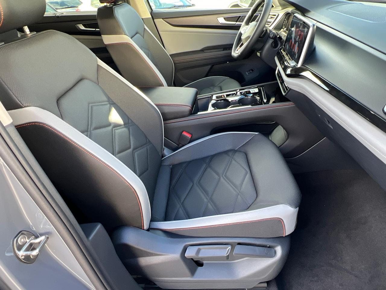 2025 Volkswagen Atlas 2.0T Peak Edition SE Hagerstown MD