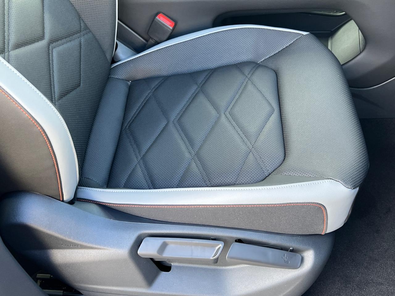 2025 Volkswagen Atlas 2.0T Peak Edition SE Hagerstown MD