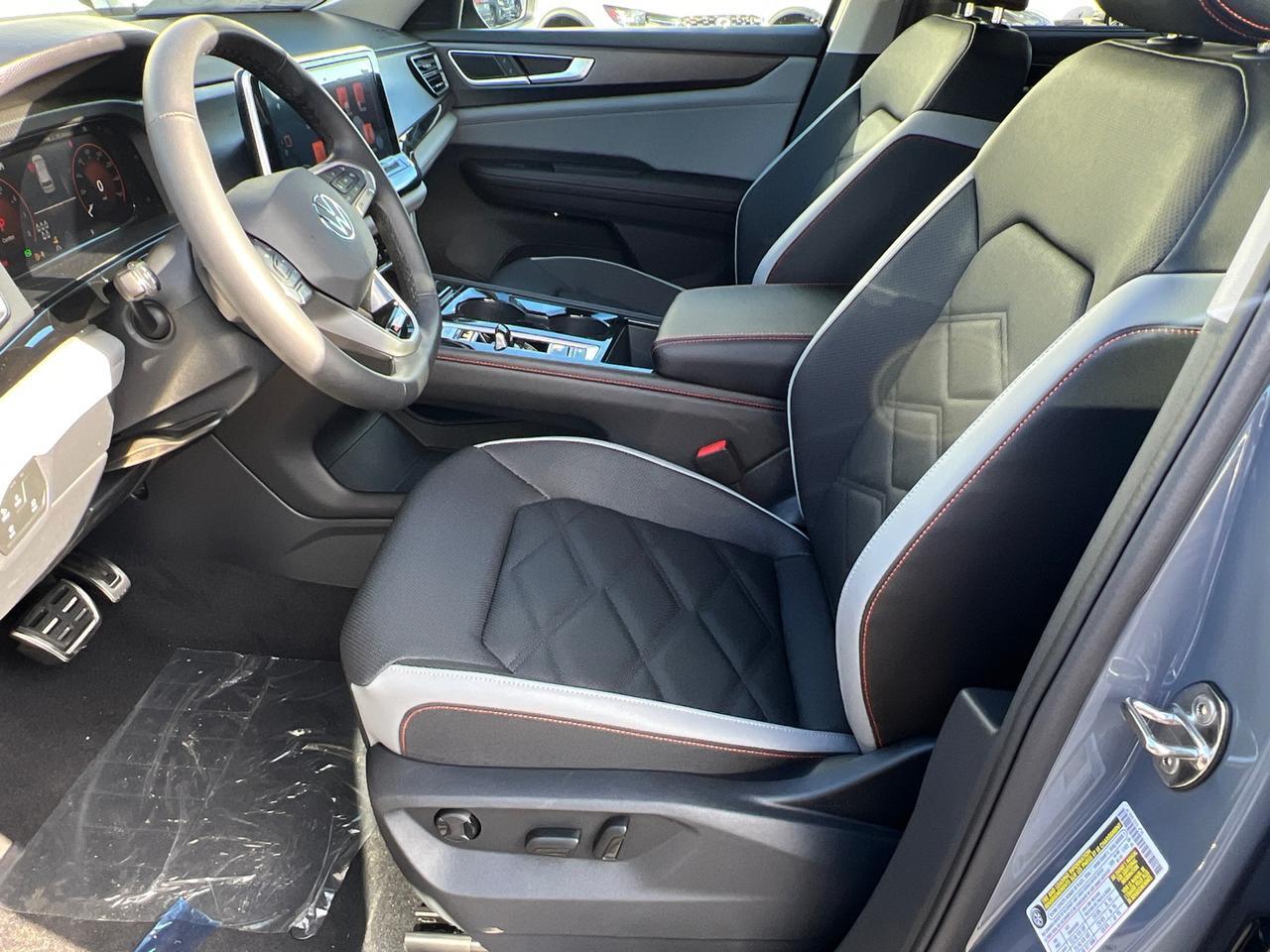 2025 Volkswagen Atlas 2.0T Peak Edition SE Hagerstown MD