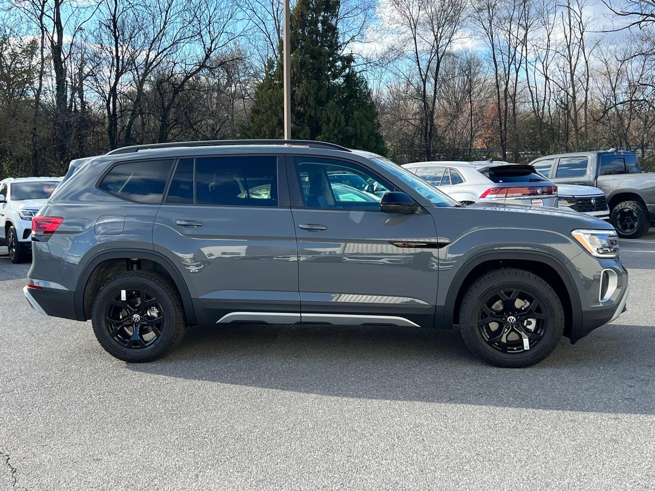 2025 Volkswagen Atlas 2.0T Peak Edition SE Hagerstown MD