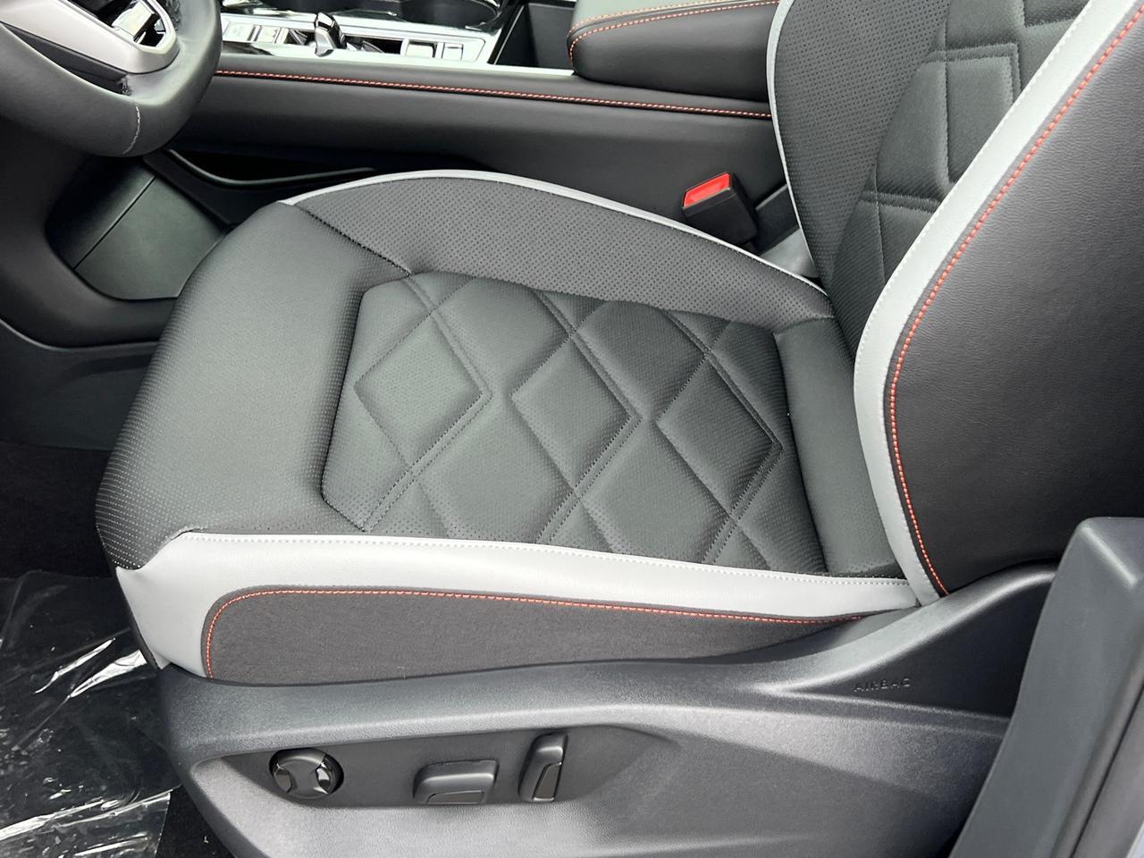 2025 Volkswagen Atlas 2.0T Peak Edition SE Hagerstown MD