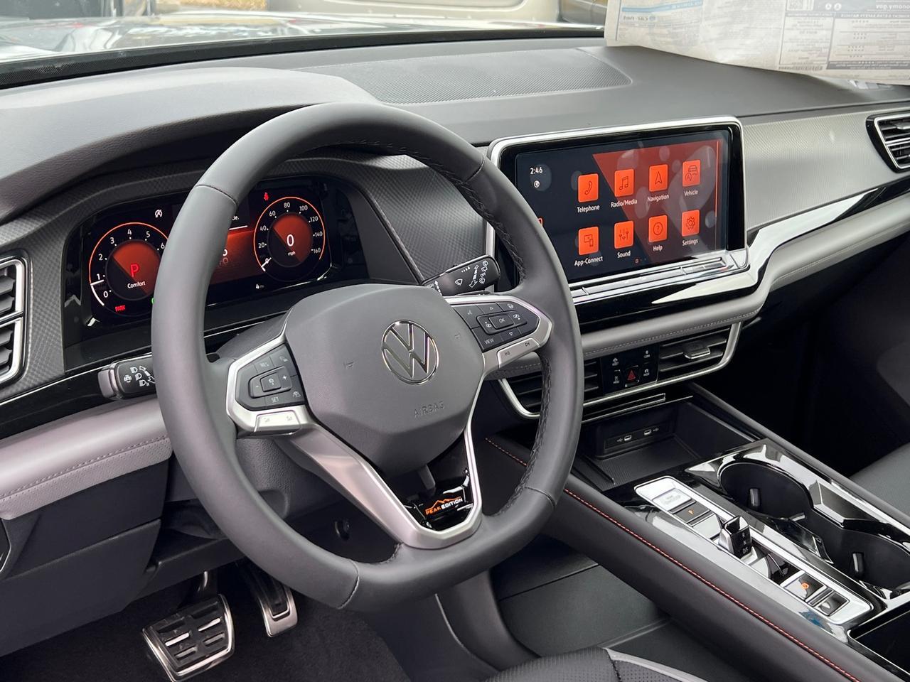 2025 Volkswagen Atlas 2.0T Peak Edition SE Hagerstown MD