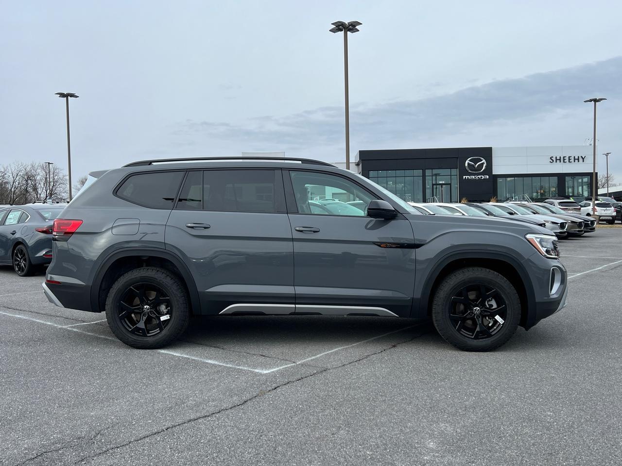 2025 Volkswagen Atlas 2.0T Peak Edition SE Hagerstown MD