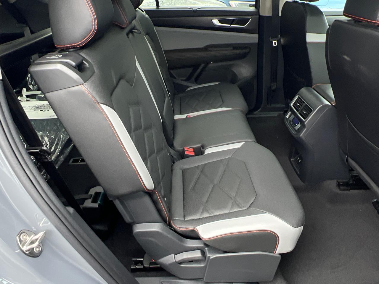 2025 Volkswagen Atlas 2.0T Peak Edition SE Hagerstown MD