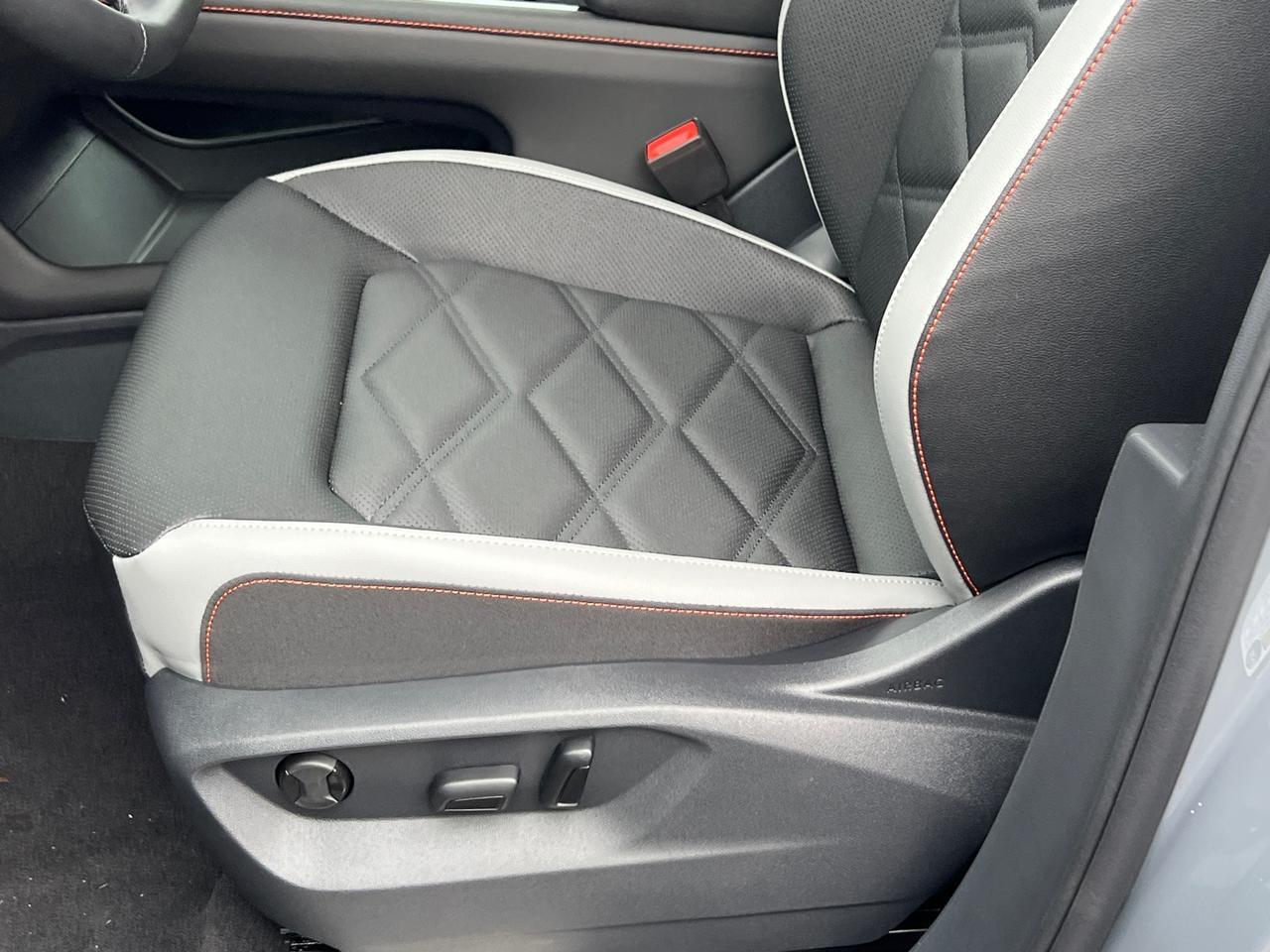 2025 Volkswagen Atlas 2.0T Peak Edition SE Hagerstown MD