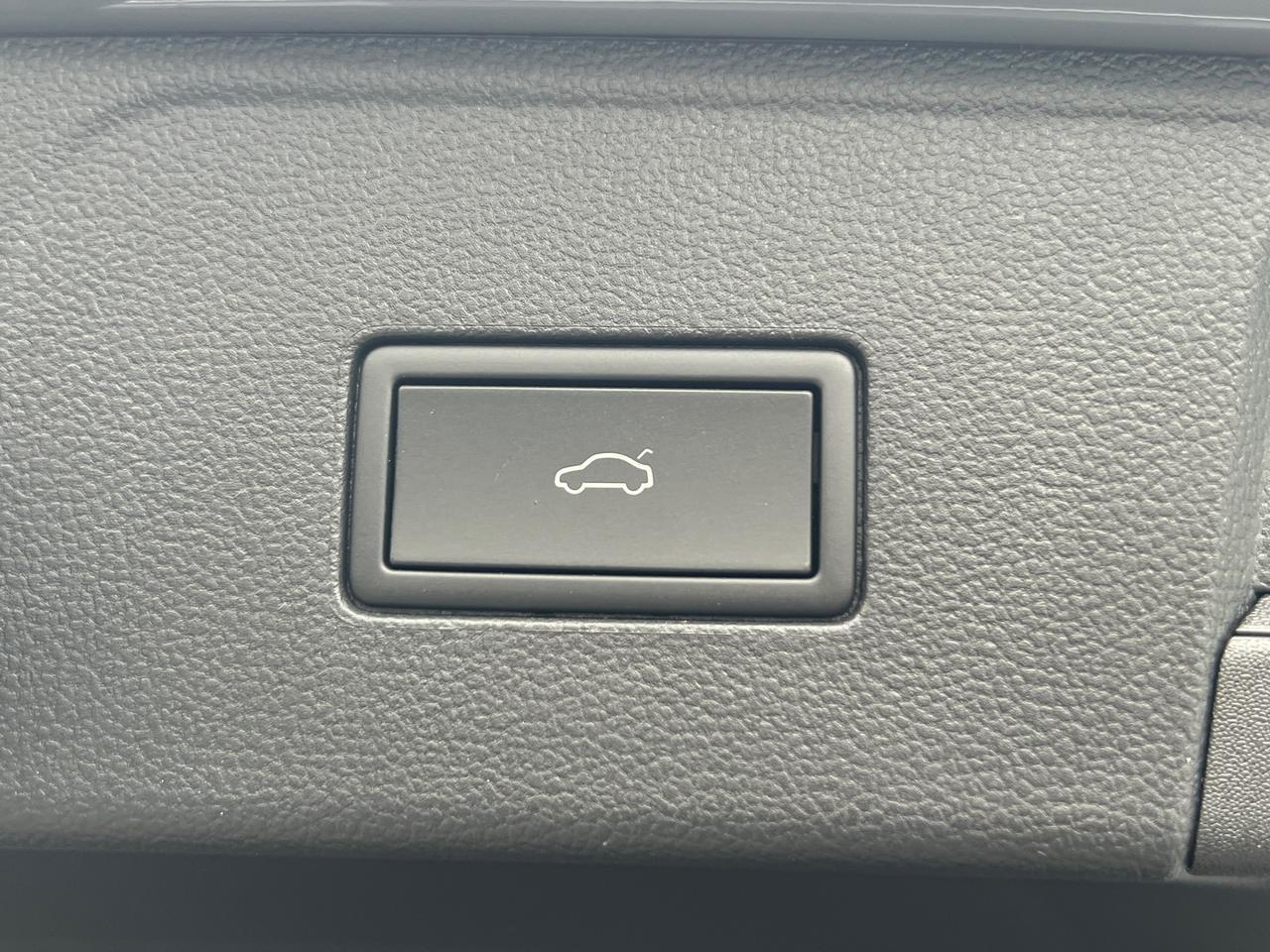 2025 Volkswagen Atlas 2.0T Peak Edition SE Hagerstown MD