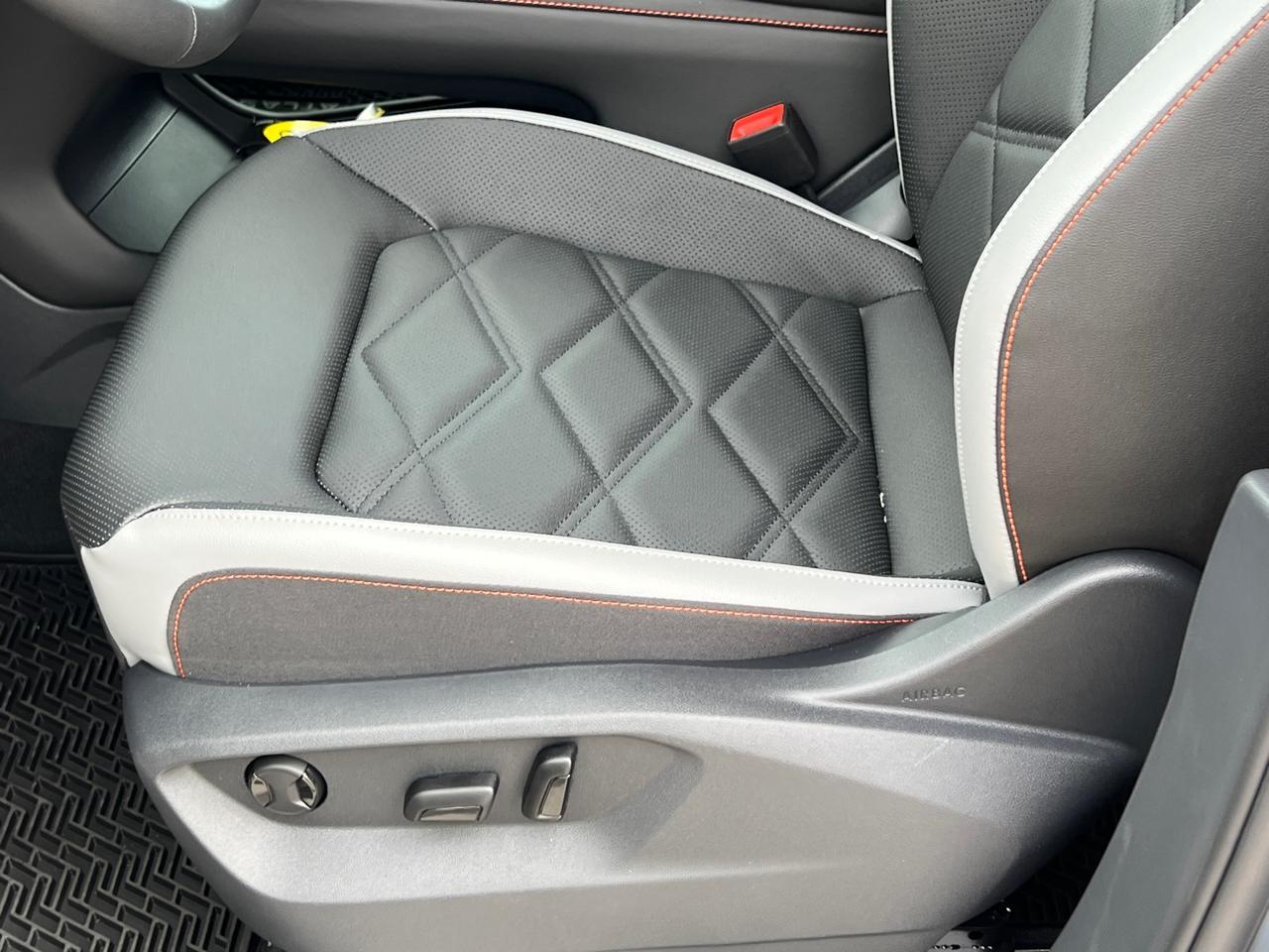 2025 Volkswagen Atlas 2.0T Peak Edition SE Hagerstown MD