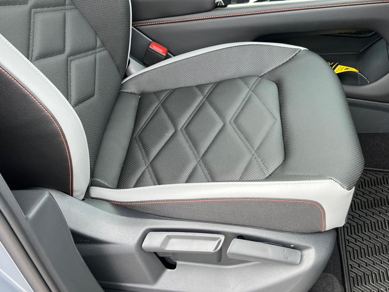 2025 Volkswagen Atlas 2.0T Peak Edition SE Hagerstown MD