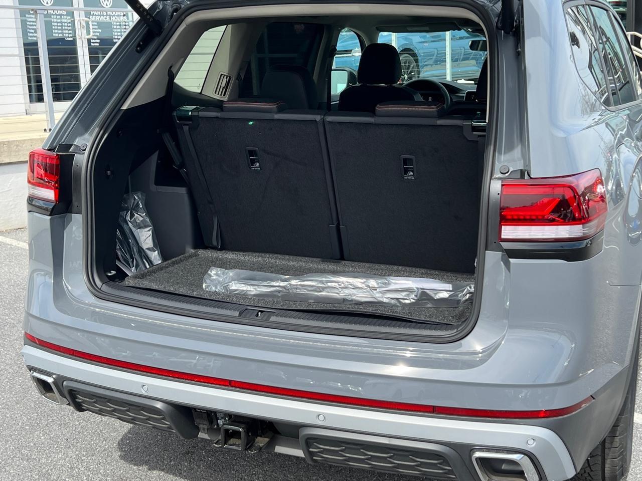 2025 Volkswagen Atlas 2.0T Peak Edition SE Hagerstown MD