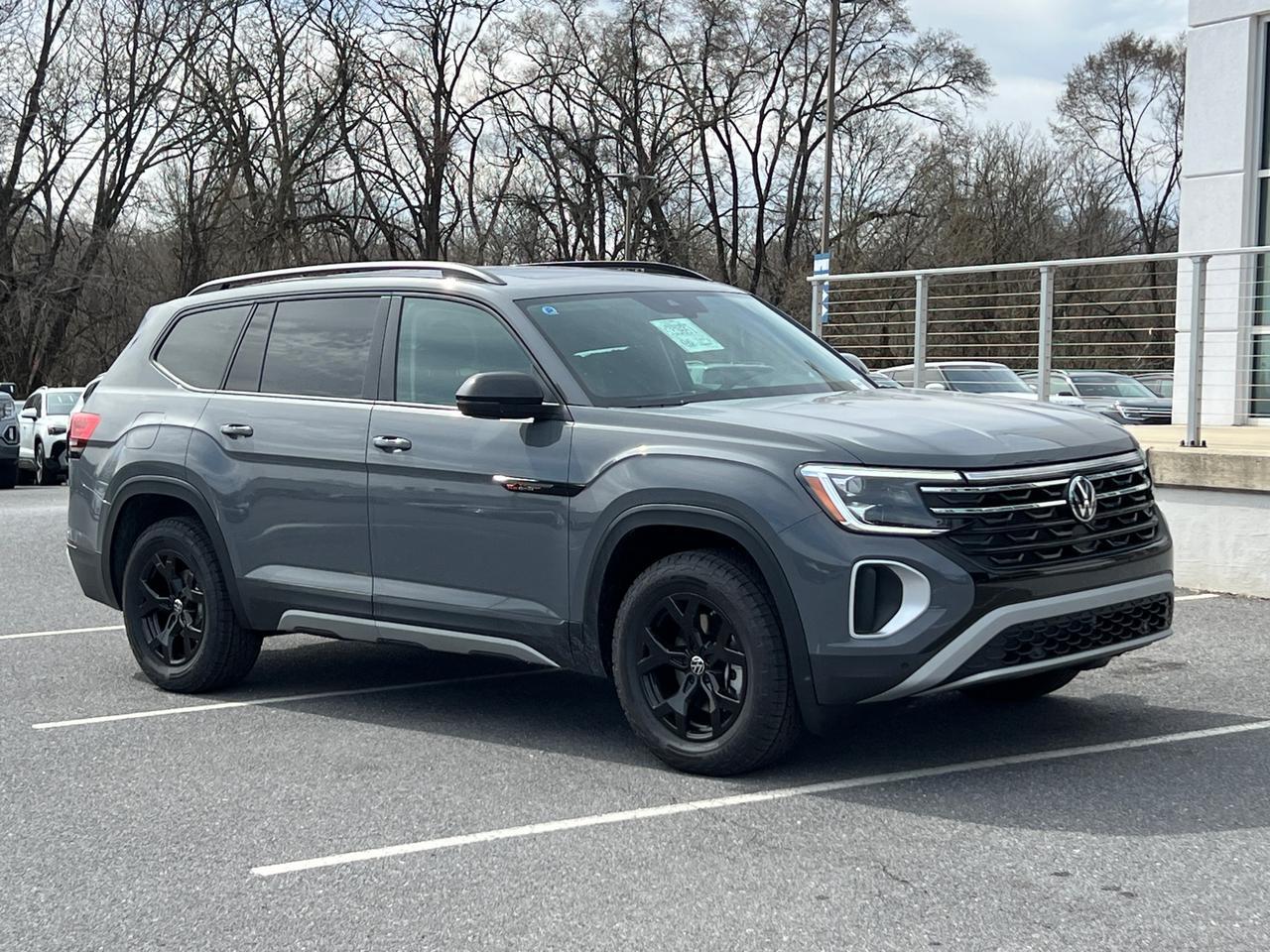 2025 Volkswagen Atlas 2.0T Peak Edition SE