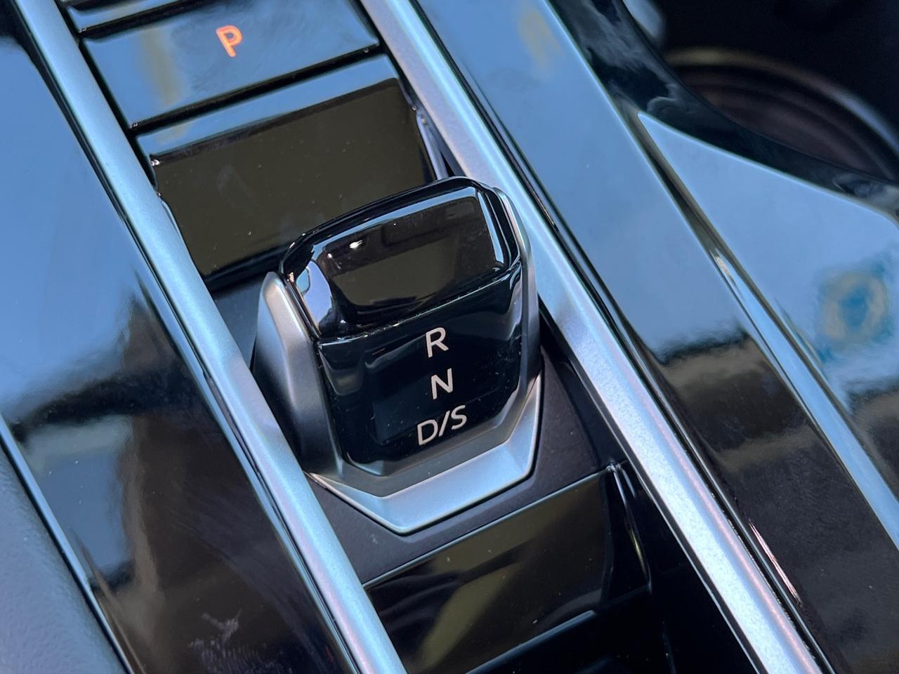 2025 Volkswagen Atlas 2.0T Peak Edition SE Hagerstown MD