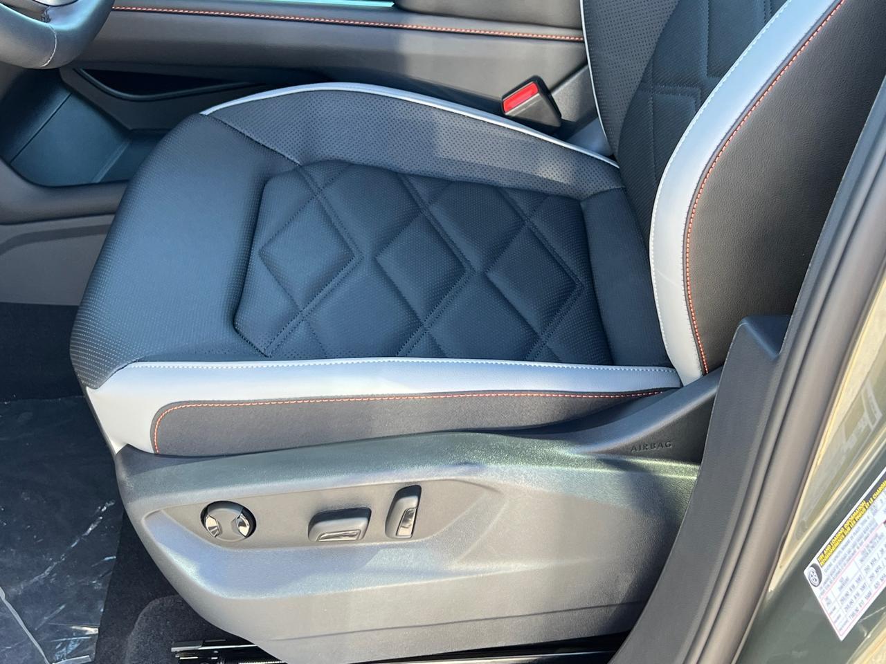 2025 Volkswagen Atlas 2.0T Peak Edition SE Hagerstown MD