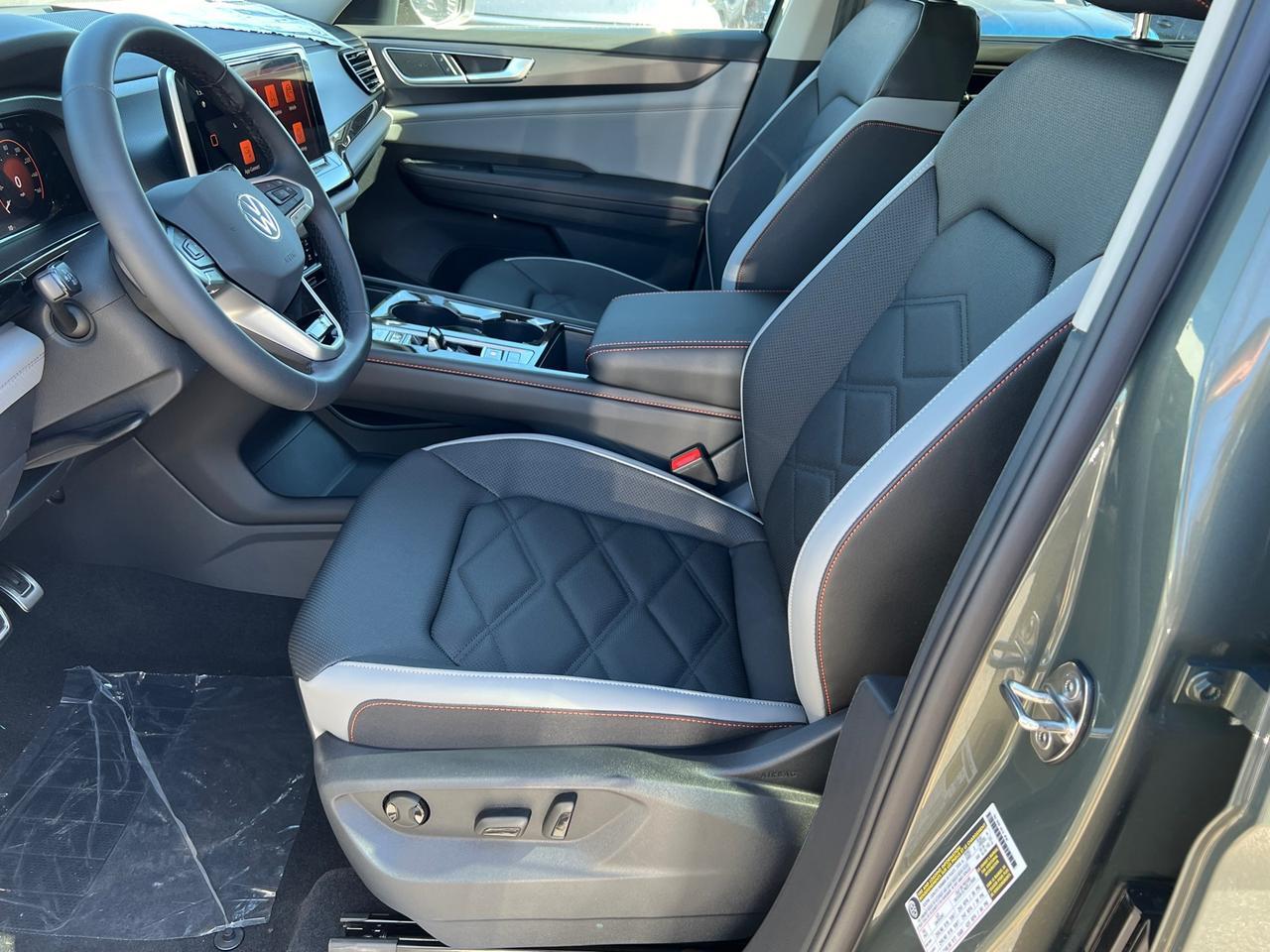 2025 Volkswagen Atlas 2.0T Peak Edition SE Hagerstown MD