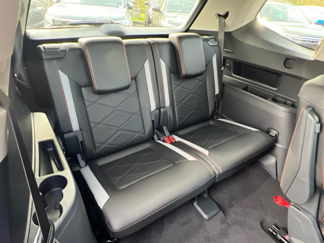 2025 Volkswagen Atlas 2.0T Peak Edition SE Hagerstown MD