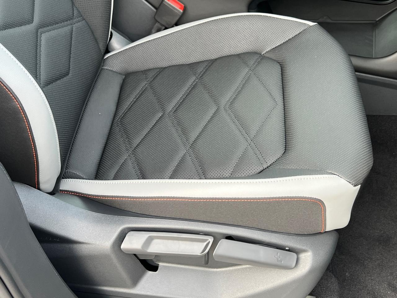 2025 Volkswagen Atlas 2.0T Peak Edition SE Hagerstown MD