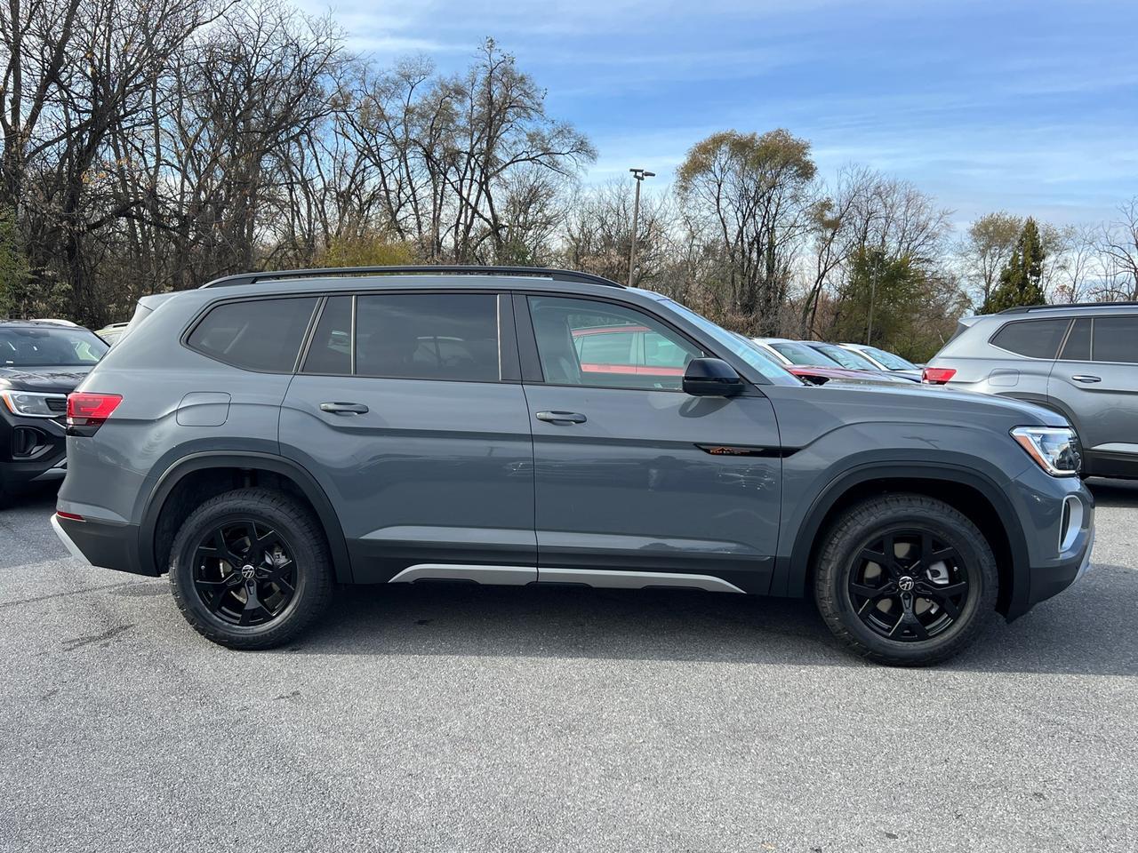 2025 Volkswagen Atlas 2.0T Peak Edition SE Hagerstown MD