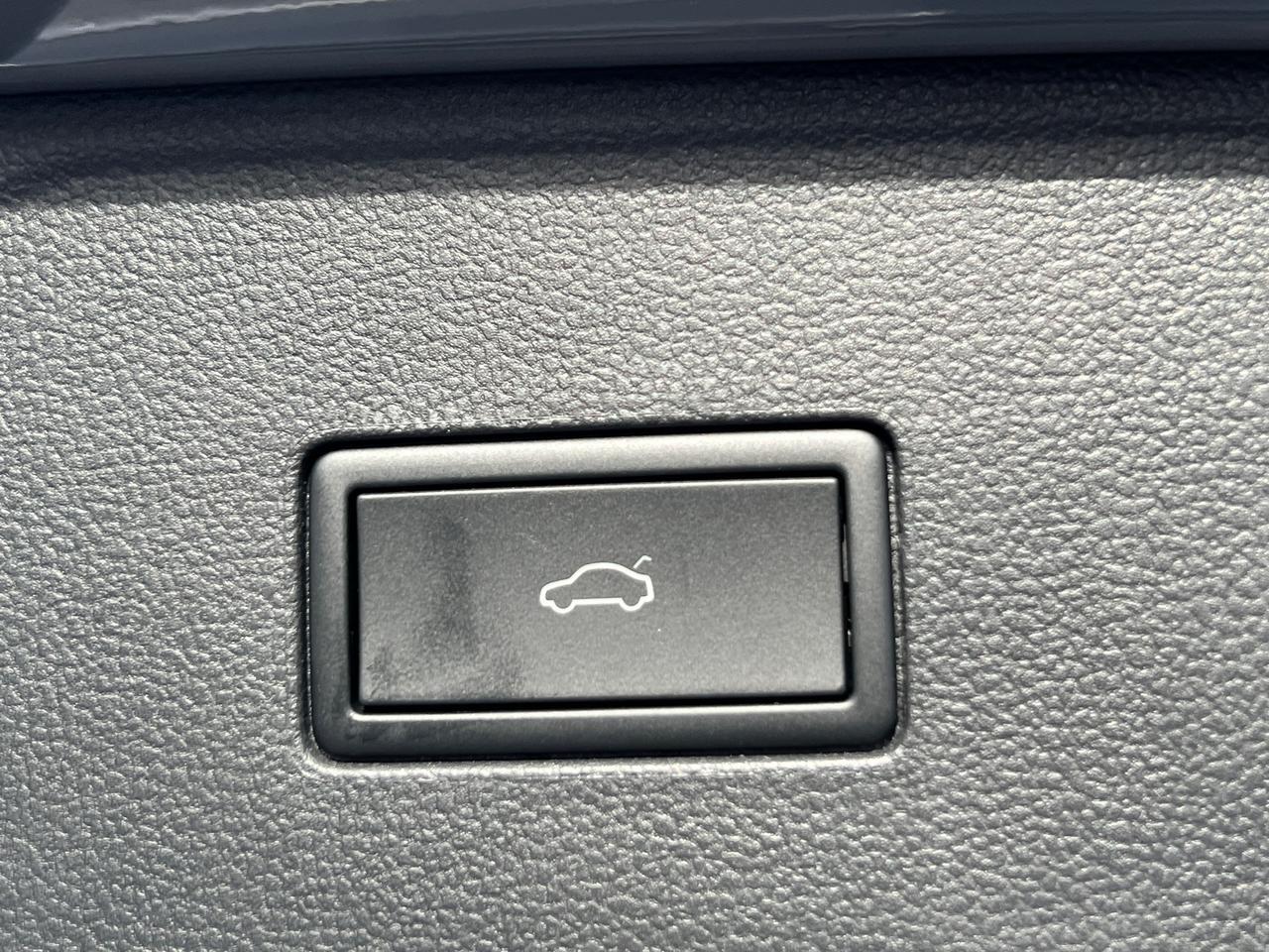 2025 Volkswagen Atlas 2.0T Peak Edition SE Hagerstown MD