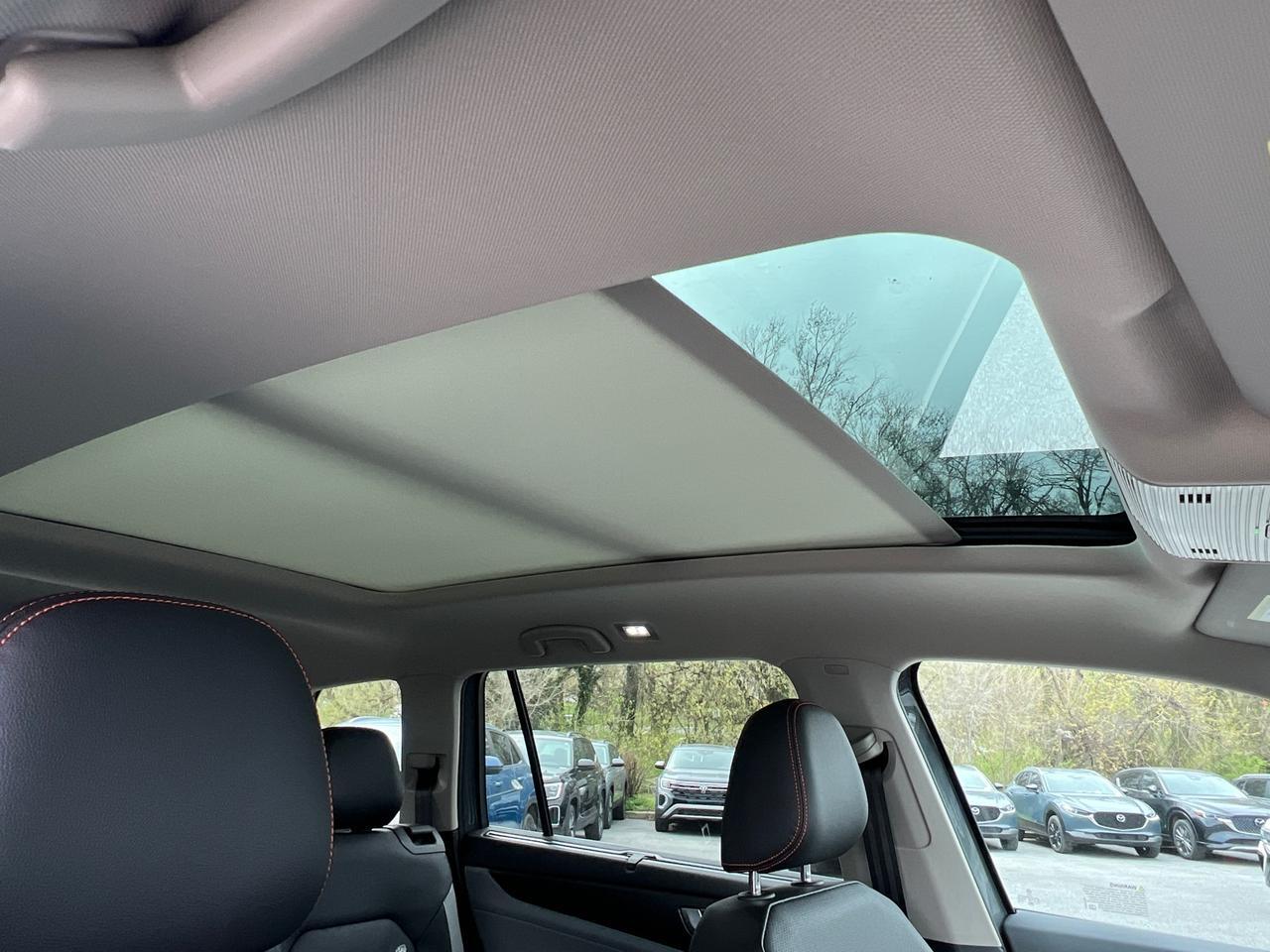 2025 Volkswagen Atlas 2.0T Peak Edition SE Hagerstown MD