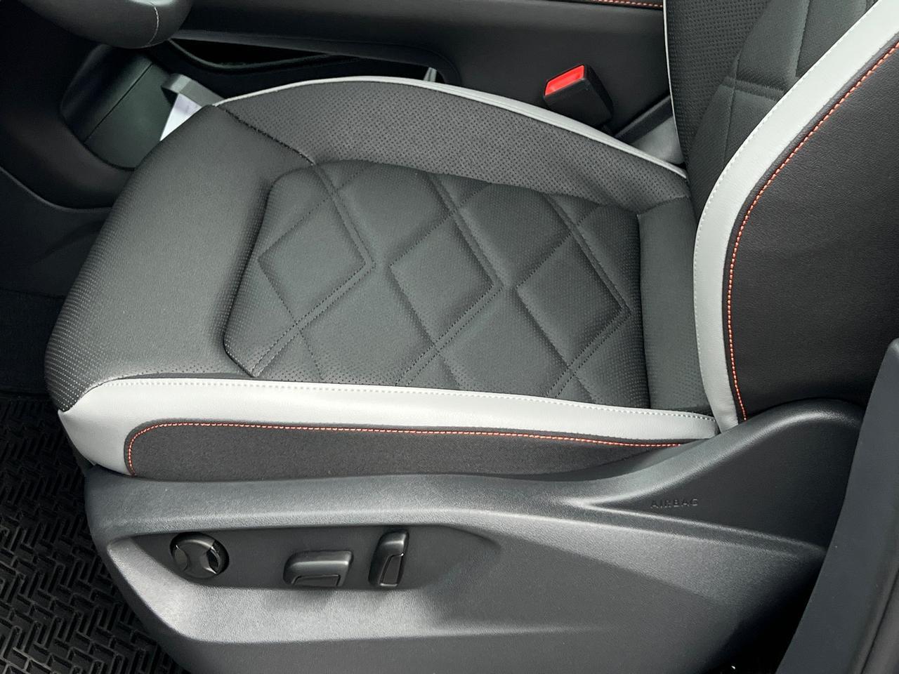 2025 Volkswagen Atlas 2.0T Peak Edition SE Hagerstown MD