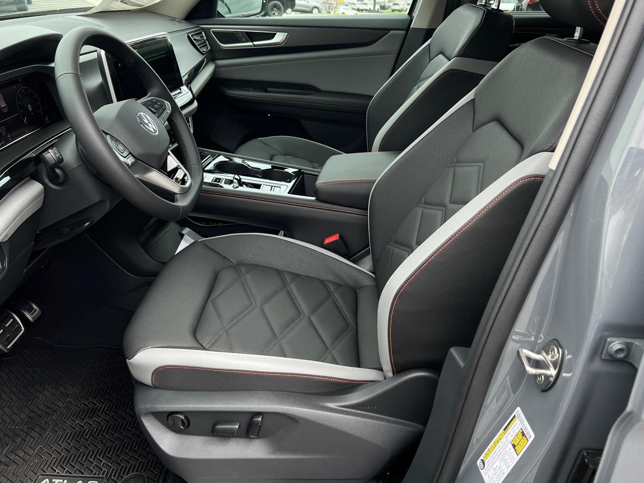 2025 Volkswagen Atlas 2.0T Peak Edition SE Hagerstown MD