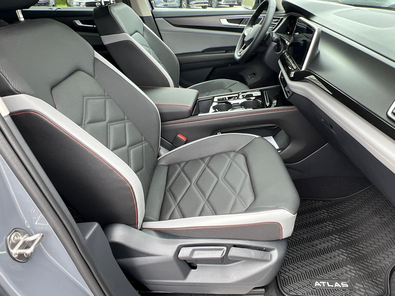 2025 Volkswagen Atlas 2.0T Peak Edition SE Hagerstown MD