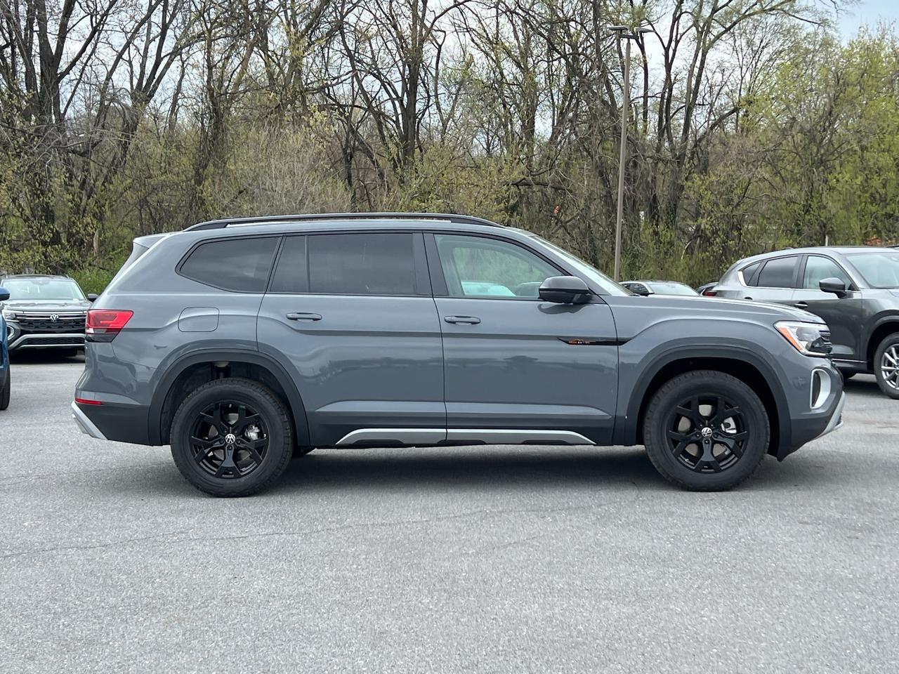 2025 Volkswagen Atlas 2.0T Peak Edition SE Hagerstown MD