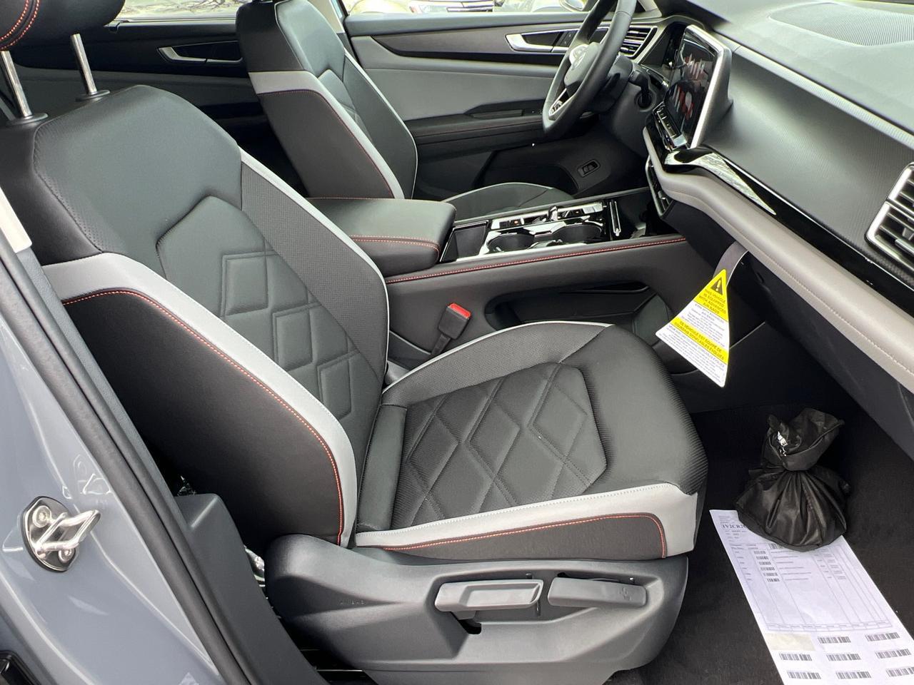 2025 Volkswagen Atlas 2.0T Peak Edition SE Hagerstown MD