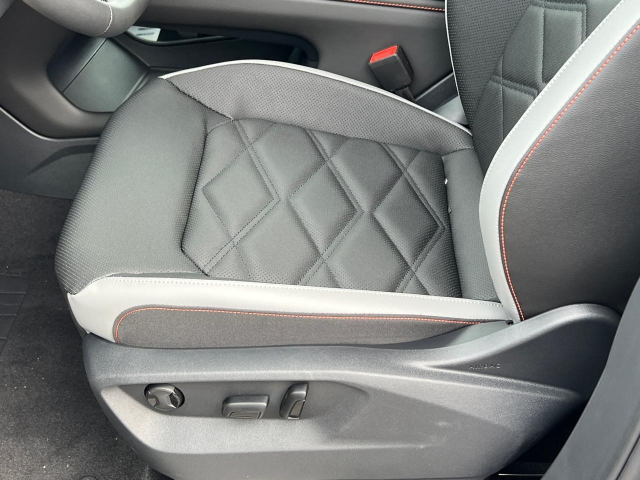 2025 Volkswagen Atlas 2.0T Peak Edition SE Hagerstown MD