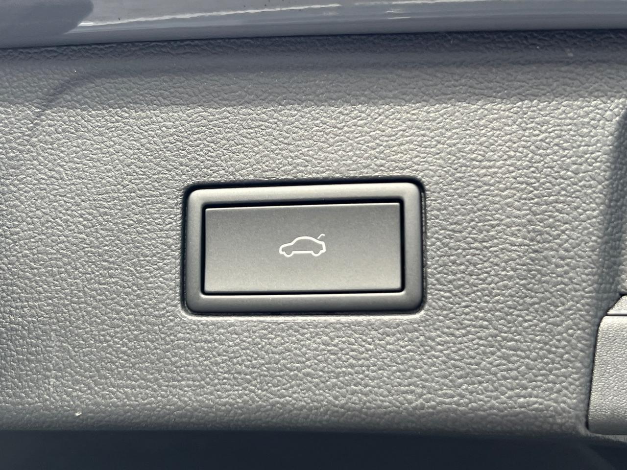 2025 Volkswagen Atlas 2.0T Peak Edition SE Hagerstown MD