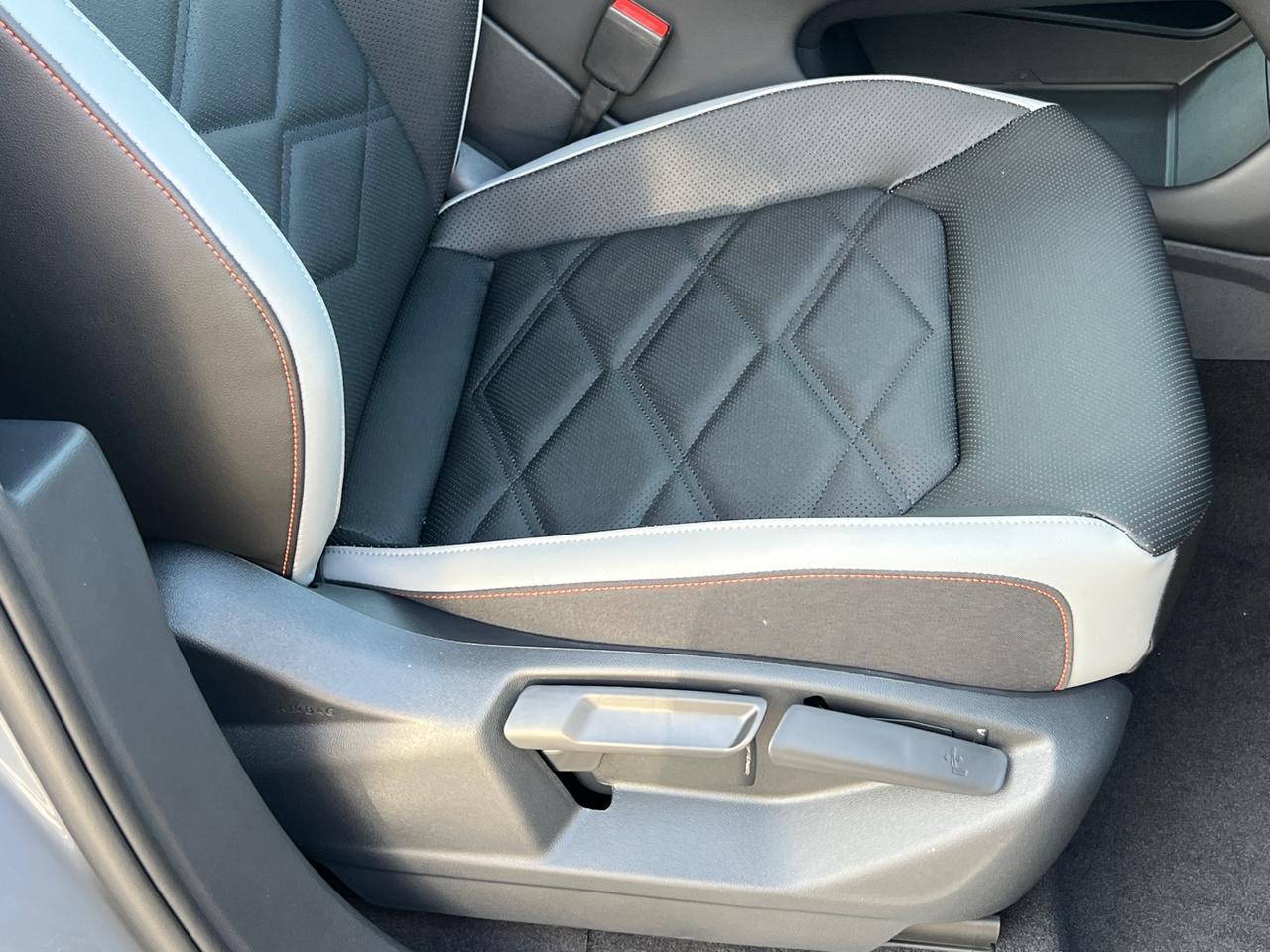 2025 Volkswagen Atlas 2.0T Peak Edition SE Hagerstown MD