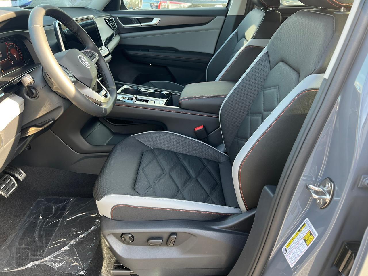 2025 Volkswagen Atlas 2.0T Peak Edition SE Hagerstown MD