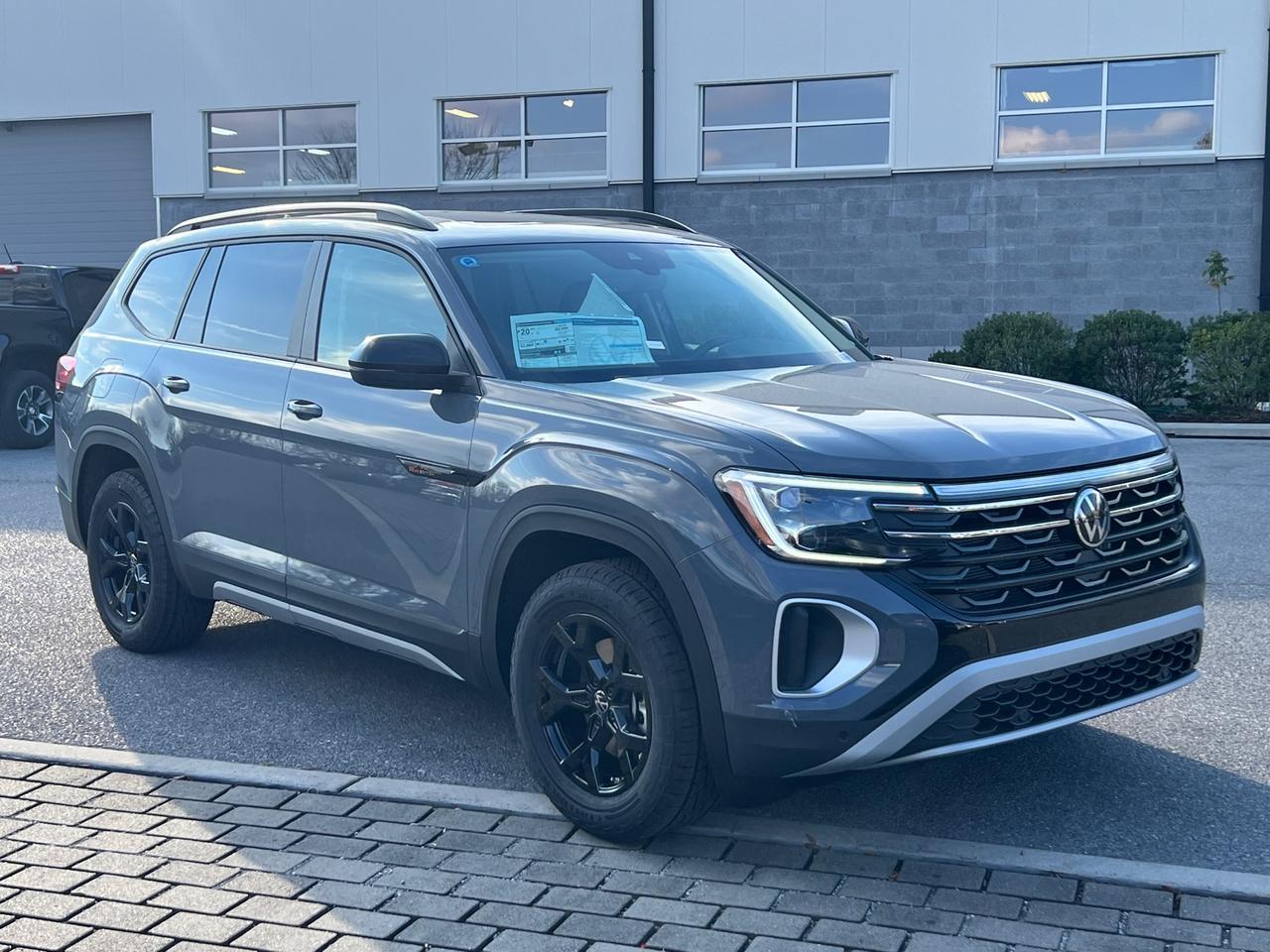 2025 Volkswagen Atlas 2.0T Peak Edition SE