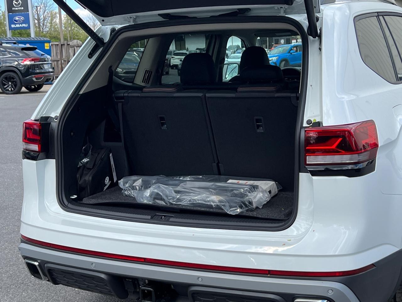 2025 Volkswagen Atlas 2.0T Peak Edition SE Hagerstown MD