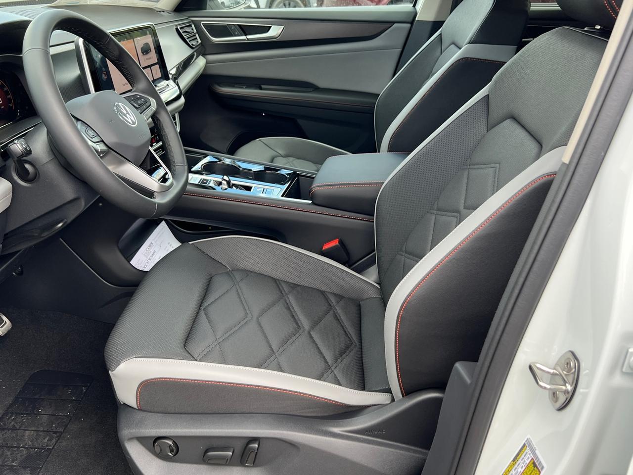 2025 Volkswagen Atlas 2.0T Peak Edition SE Hagerstown MD