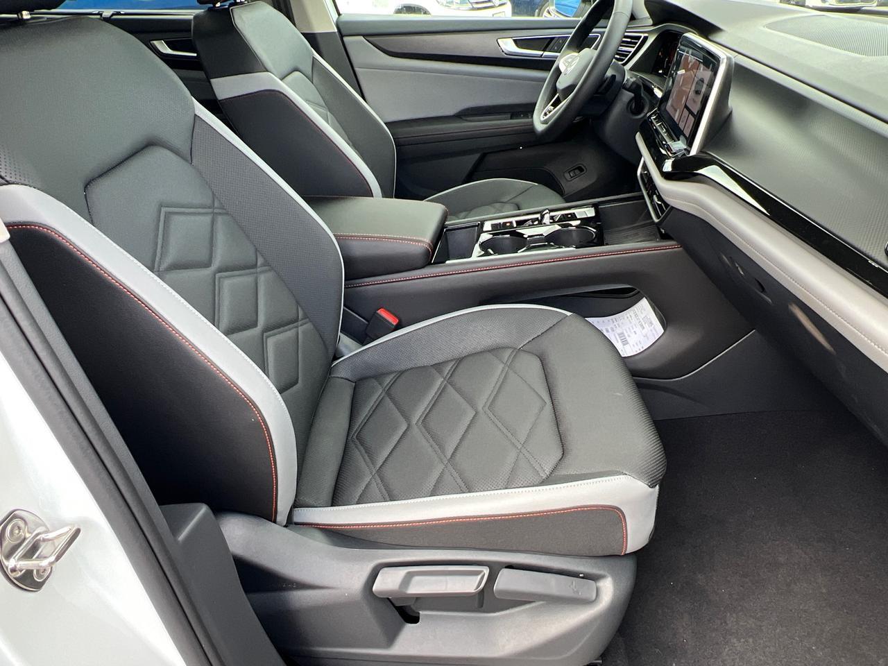 2025 Volkswagen Atlas 2.0T Peak Edition SE Hagerstown MD