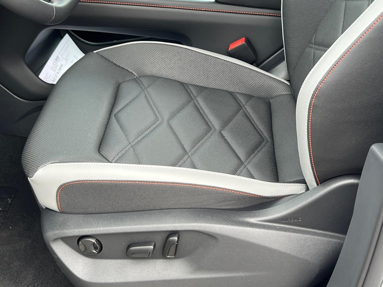 2025 Volkswagen Atlas 2.0T Peak Edition SE Hagerstown MD