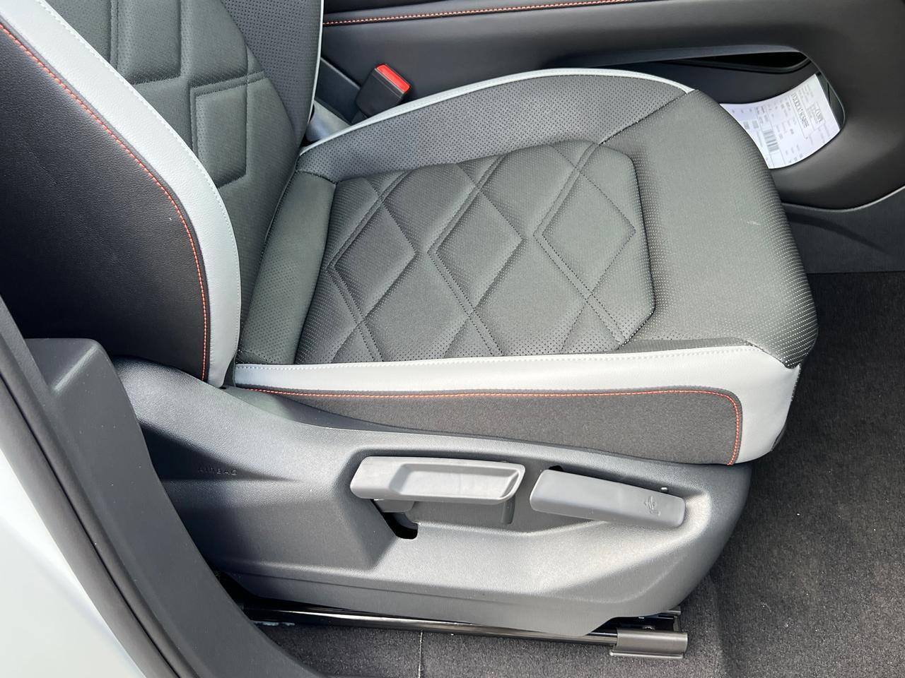 2025 Volkswagen Atlas 2.0T Peak Edition SE Hagerstown MD