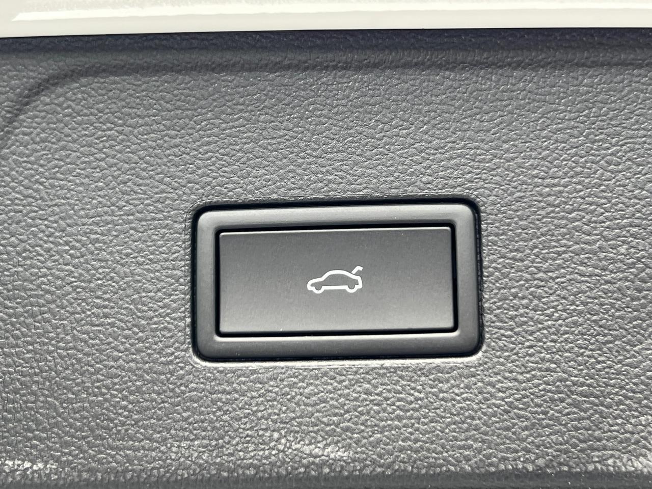 2025 Volkswagen Atlas 2.0T Peak Edition SE Hagerstown MD