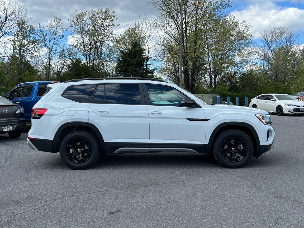 2025 Volkswagen Atlas 2.0T Peak Edition SE Hagerstown MD