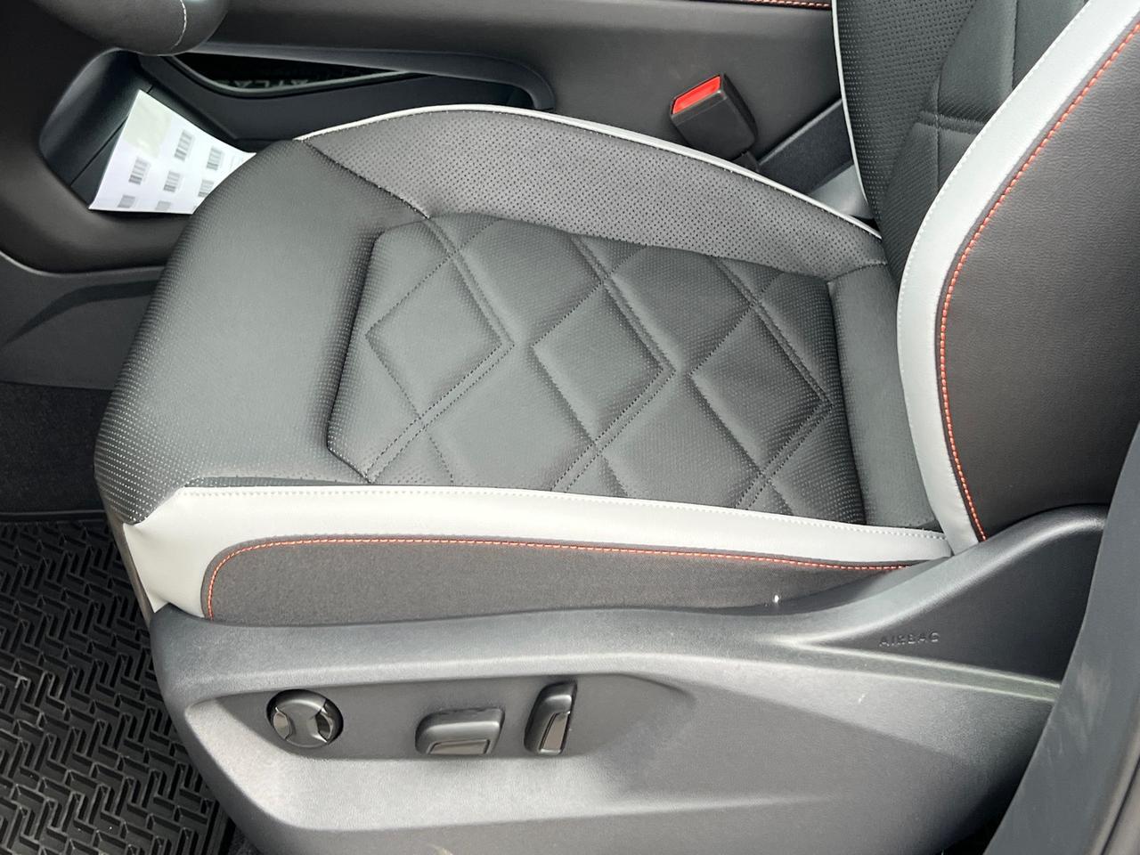 2025 Volkswagen Atlas 2.0T Peak Edition SE Hagerstown MD