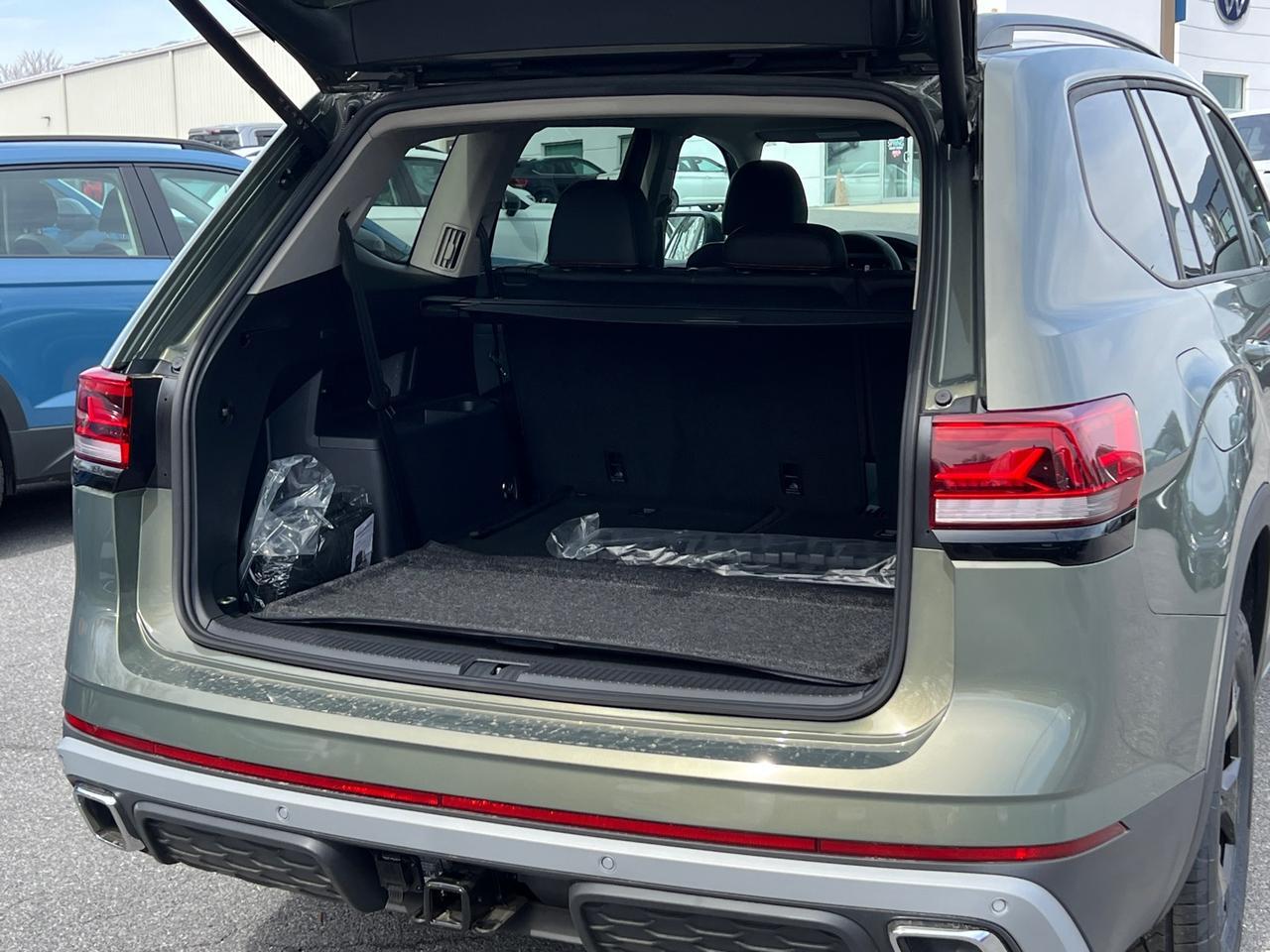 2025 Volkswagen Atlas 2.0T Peak Edition SE Hagerstown MD