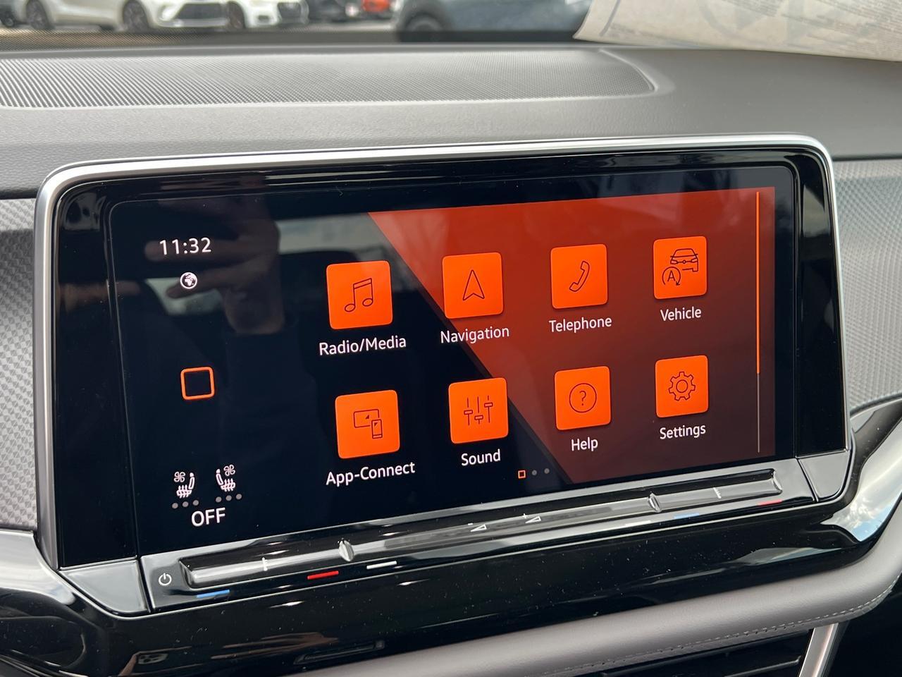 2025 Volkswagen Atlas 2.0T Peak Edition SE Hagerstown MD