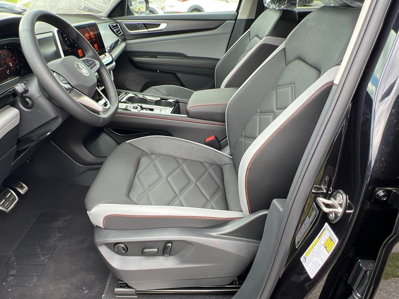 2025 Volkswagen Atlas 2.0T Peak Edition SE Hagerstown MD